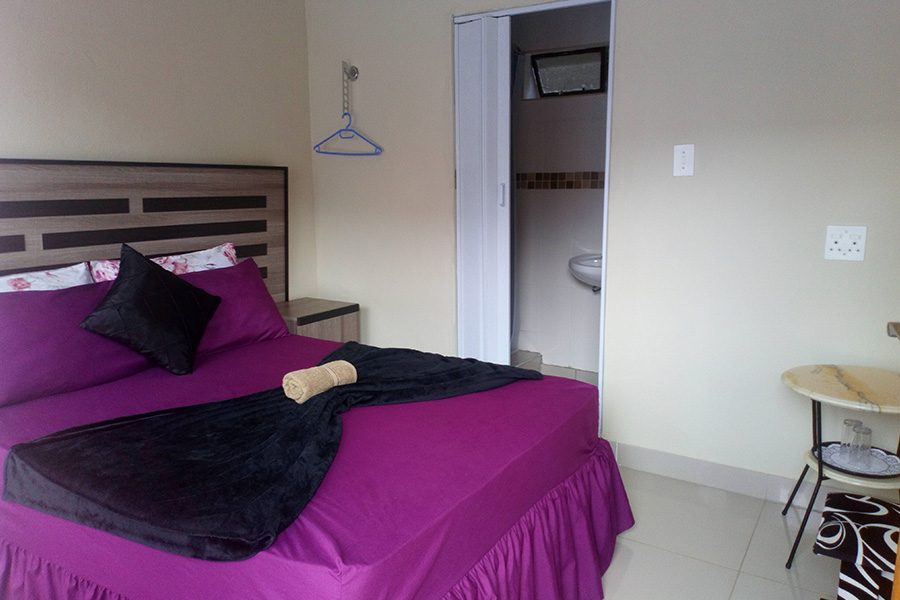 @7 Guest House Room4