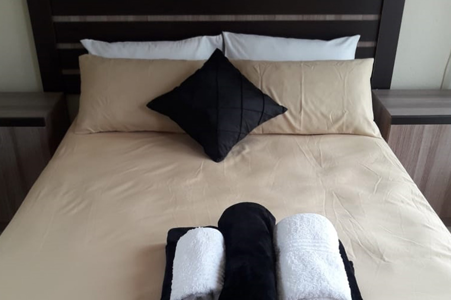 @7 Guest House Room5
