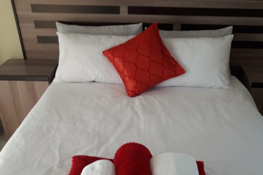 @7 Guest House Room5