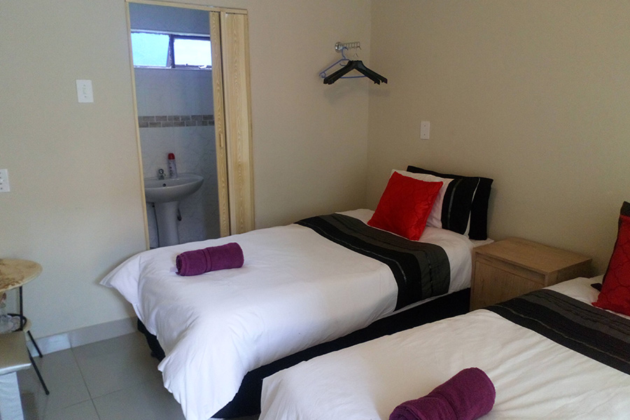 @7 Guest House Room1